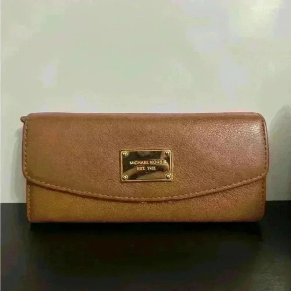 MICHAEL KORS Authentic Woman’s Brown  Wallet EST. 1981 Version Used - Picture 1 of 9